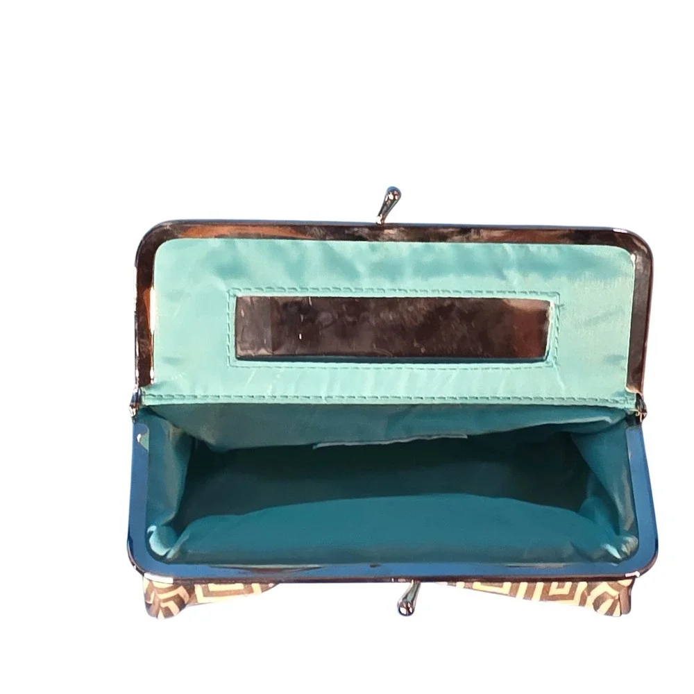 CLEARANCE‎ 💲6️⃣ Geometric Pattern Lipstick Makeup Case Mirror Metal Clasp